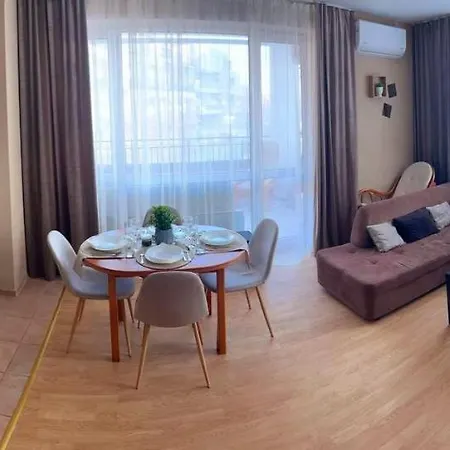 Riviera Apartman *