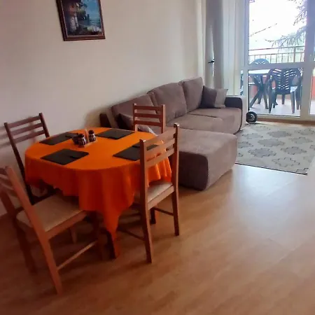 Riviera Apartment *